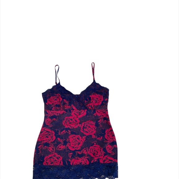 Spaghetti strap crisscross  bust with lace trim camisole - Picture 1 of 5